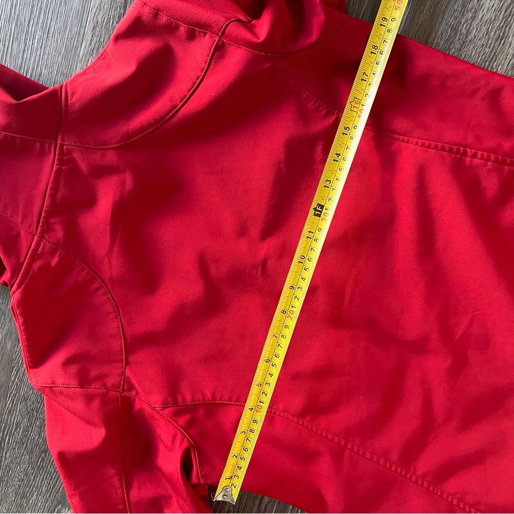Winter Red Hooded Jacket with hood Women’s - Picture 3 of 6